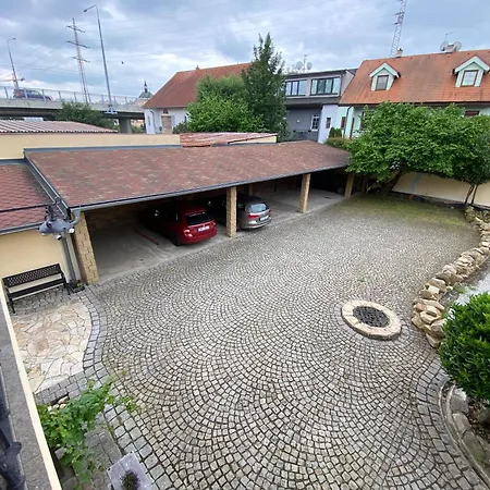 Apartment Lucia - 4 Plzen